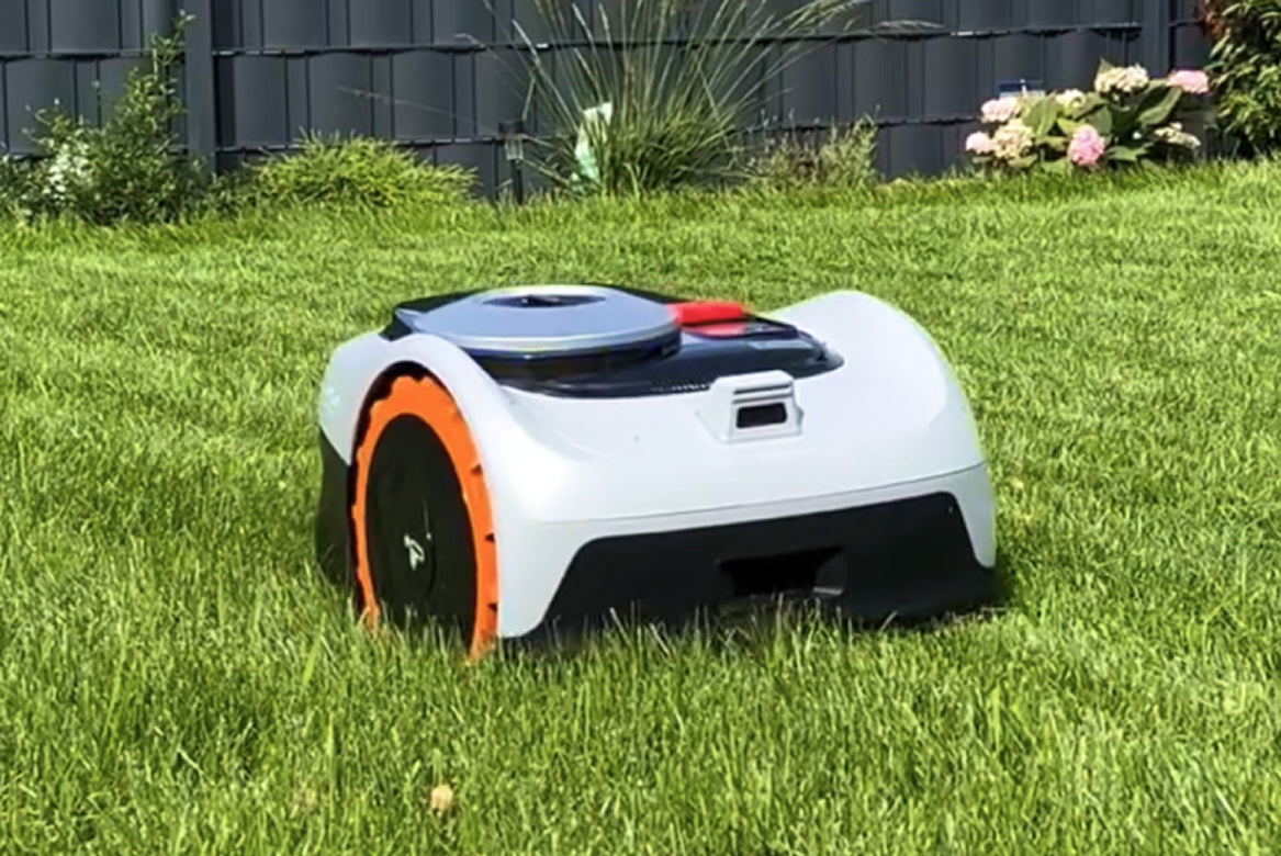 Navimow i110E robot lawn mower.
